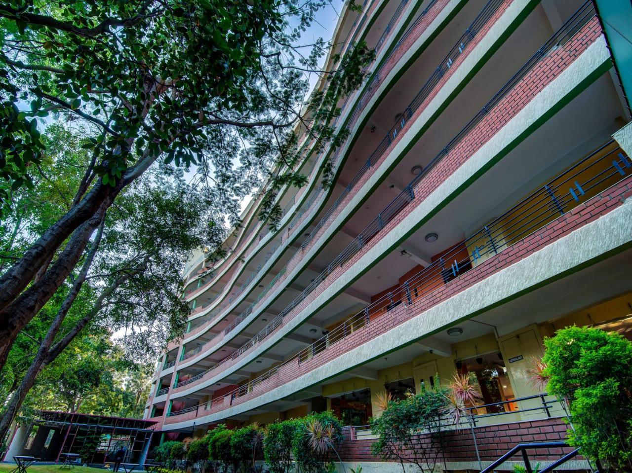 Gardeenia Comfortes Suites-Fully Vaccinated Staff Bangalore Exterior photo